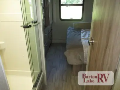2019 Entegra Coach Vision 31V photo 22