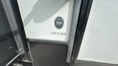 2018 Keystone Avalanche Fifth Wheel 365MB photo 10