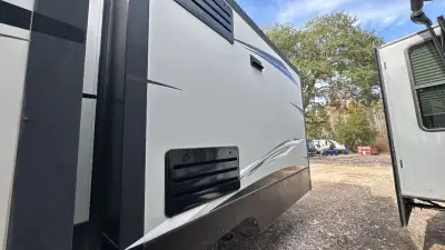 2018 Keystone Avalanche Fifth Wheel 365MB photo 59