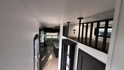 2018 Keystone Avalanche Fifth Wheel 365MB photo 39