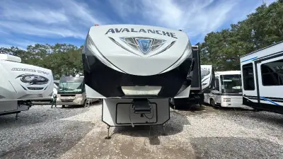 2018 Keystone Avalanche Fifth Wheel 365MB photo 2