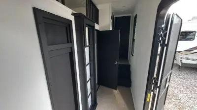 2018 Keystone Avalanche Fifth Wheel 365MB photo 19