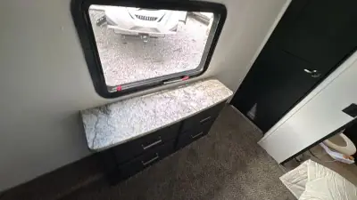 2018 Keystone Avalanche Fifth Wheel 365MB photo 35