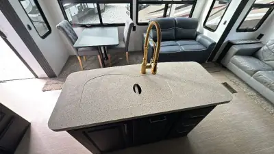 2018 Keystone Avalanche Fifth Wheel 365MB photo 40