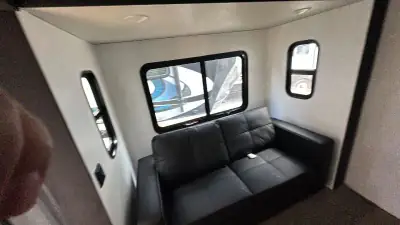 2018 Keystone Avalanche Fifth Wheel 365MB photo 17