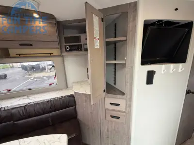 2021 Lance TRAVEL TRAILER 2075 photo 22