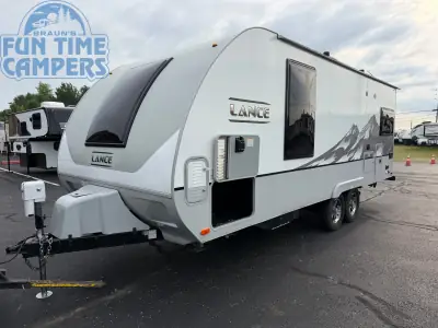 2021 Lance TRAVEL TRAILER 2075 photo 3