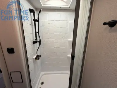 2021 Lance TRAVEL TRAILER 2075 photo 28