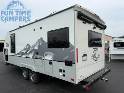 2021 Lance TRAVEL TRAILER 2075 photo 4
