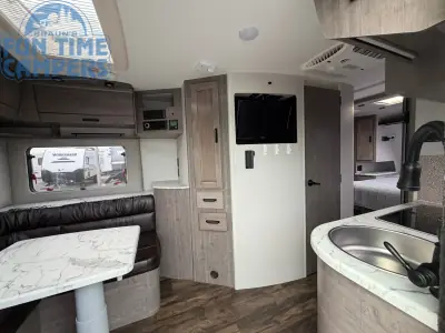 2021 Lance TRAVEL TRAILER 2075 photo 18