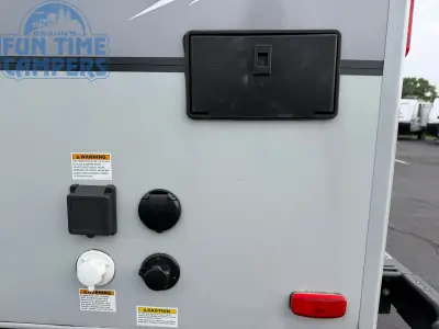2021 Lance TRAVEL TRAILER 2075 photo 10