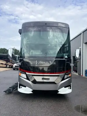 2022 Newmar London Aire 4551 photo 2