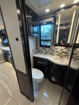 2022 Newmar London Aire 4551 photo 21