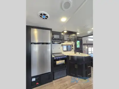 2022 Forest River Cherokee Grey Wolf 26DBH photo 10