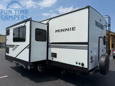 2022 Winnebago MINNIE 2301BHS photo 4