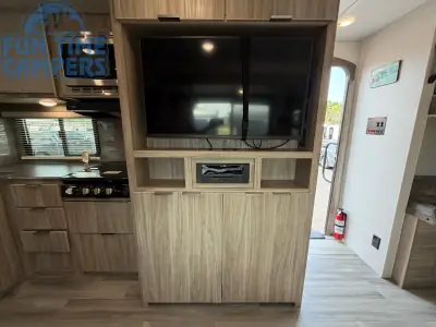 2022 Winnebago MINNIE 2301BHS photo 17