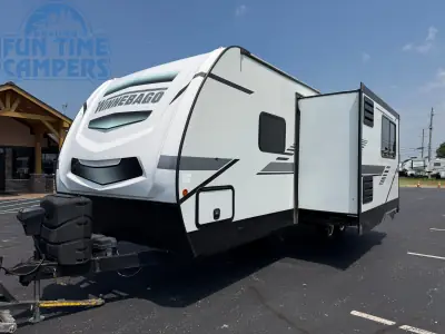 2022 Winnebago MINNIE 2301BHS photo 3