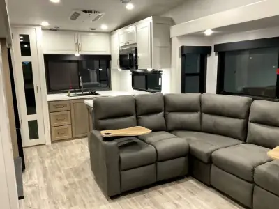 2026 Jayco Eagle 365UKTS photo 10