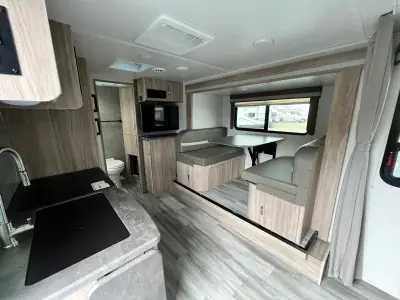 2022 Winnebago MICRO MINNIE 2108DS photo 12