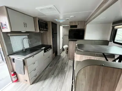 2022 Winnebago MICRO MINNIE 2108DS photo 31