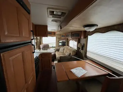 2008 Keystone MONTANA MOUNTAINEER 31RLD photo 13