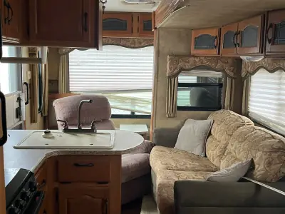 2008 Keystone MONTANA MOUNTAINEER 31RLD photo 14