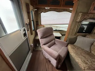 2008 Keystone MONTANA MOUNTAINEER 31RLD photo 17