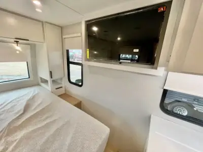 2026 Winnebago Thrive 18FBS photo 36
