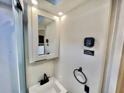 2026 Winnebago Thrive 18FBS photo 54