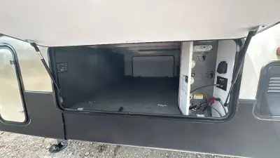 2019 Keystone Cougar Fifth Wheel 361RLW photo 5
