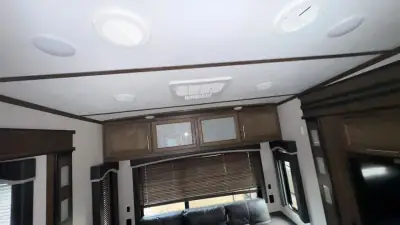 2019 Keystone Cougar Fifth Wheel 361RLW photo 37