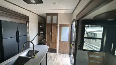 2019 Keystone Cougar Fifth Wheel 361RLW photo 15