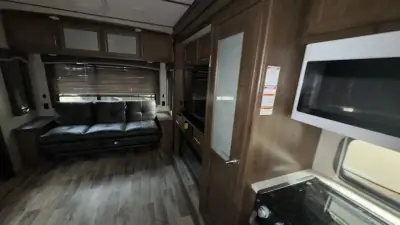 2019 Keystone Cougar Fifth Wheel 361RLW photo 33