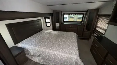 2019 Keystone Cougar Fifth Wheel 361RLW photo 21