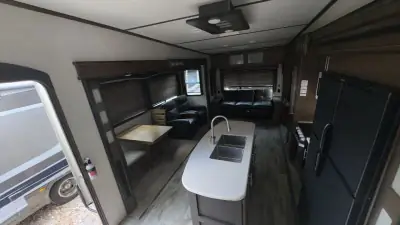 2019 Keystone Cougar Fifth Wheel 361RLW photo 29