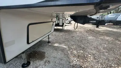 2019 Keystone Cougar Fifth Wheel 361RLW photo 44