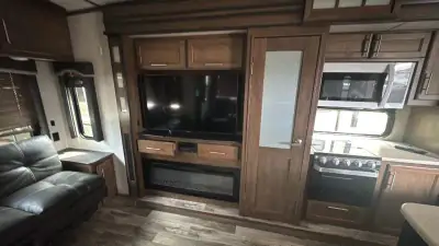 2019 Keystone Cougar Fifth Wheel 361RLW photo 13
