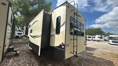 2019 Keystone Cougar Fifth Wheel 361RLW photo 6