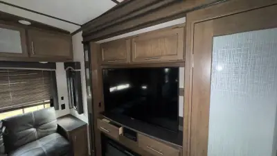 2019 Keystone Cougar Fifth Wheel 361RLW photo 36