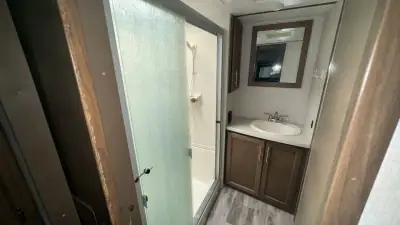 2019 Keystone Cougar Fifth Wheel 361RLW photo 27
