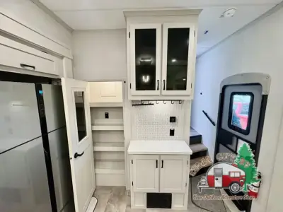 2026 Coachmen Brookstone 290RL photo 29