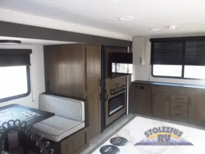2027 Forest River Tracer 286RL photo 5