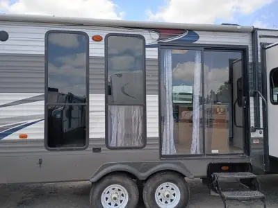 2015 Palomino Puma Park Trailer 39-FKS photo 4