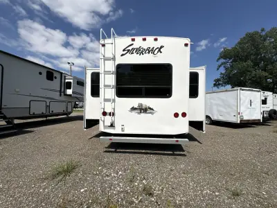 2012 Forest River Cedar Creek SILVERBACK 29RL photo 9