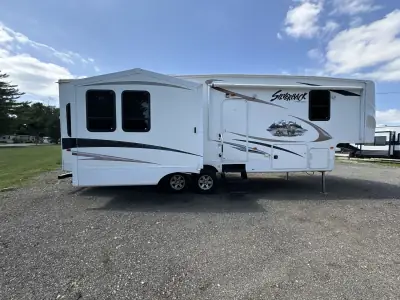 2012 Forest River Cedar Creek SILVERBACK 29RL photo 7