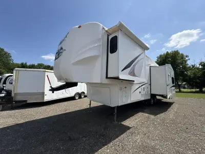 2012 Forest River Cedar Creek SILVERBACK 29RL photo 4