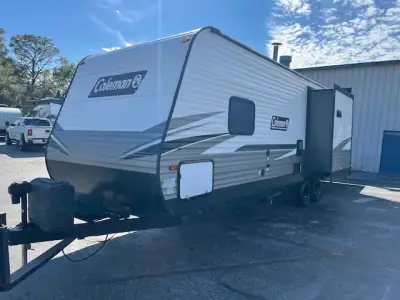 2021 Dutchmen Coleman Lantern 270TQ photo 8