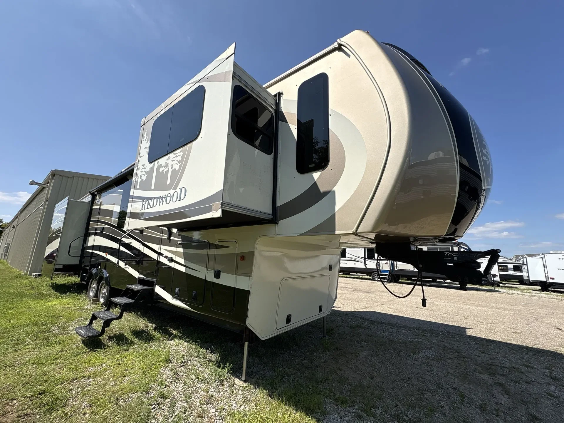 2015 Thor REDWOOD 38FL exterior