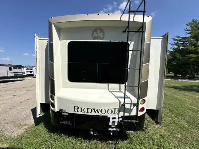 2015 Thor REDWOOD 38FL photo 9