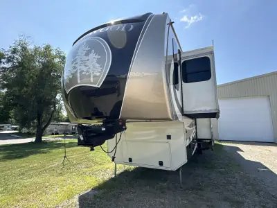 2015 Thor REDWOOD 38FL photo 6
